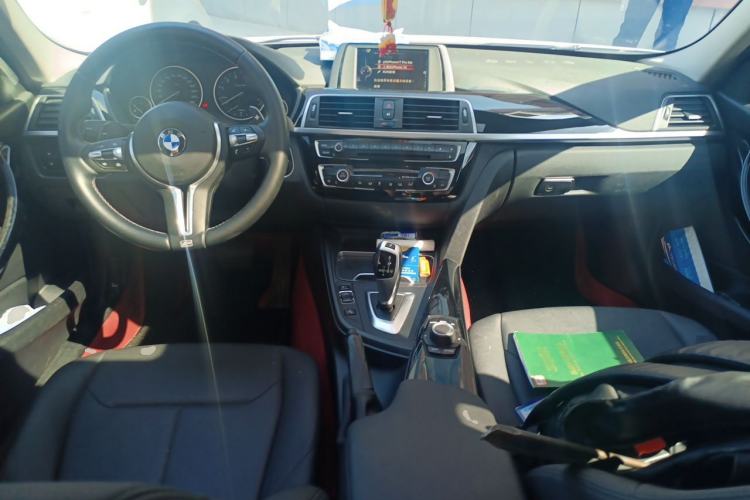 Used BMW 3 Series 2017 320Li Fashion Model Center Console
