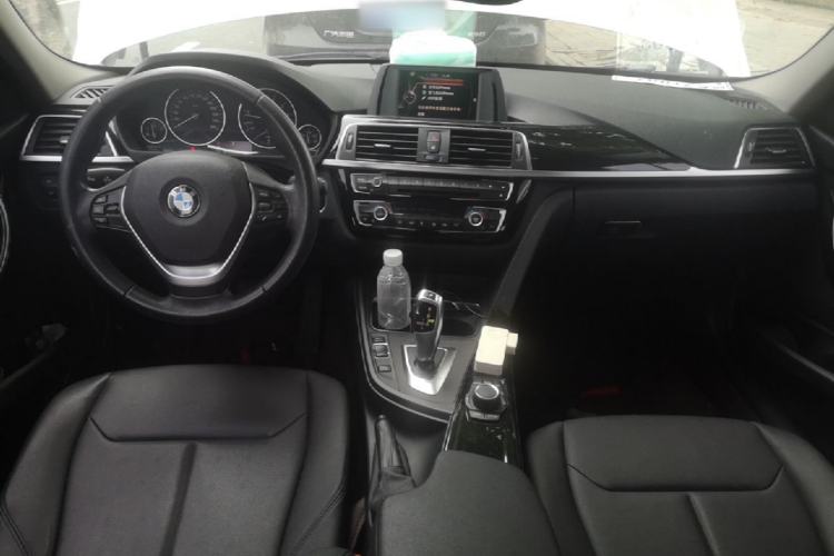 Used BMW 3 Series 2017 320Li Fashion Model Center Console