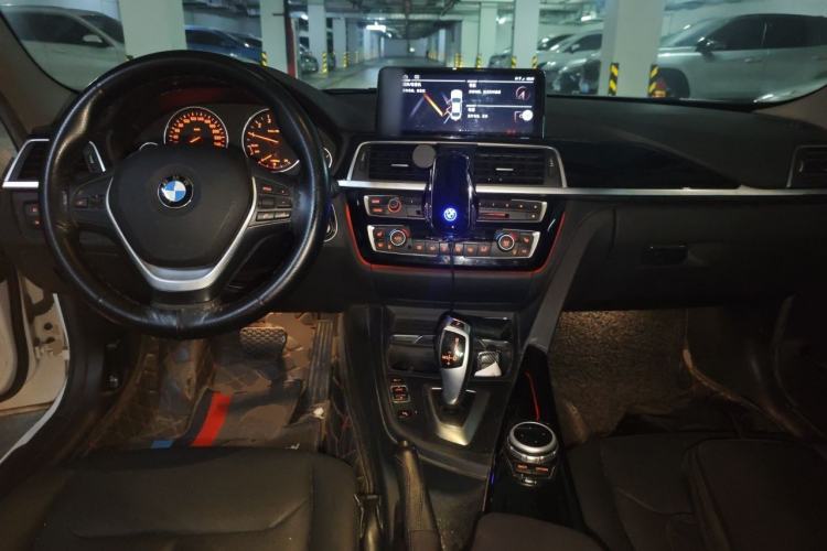 Used BMW 3 Series 2017 320Li Fashion Model Center Console