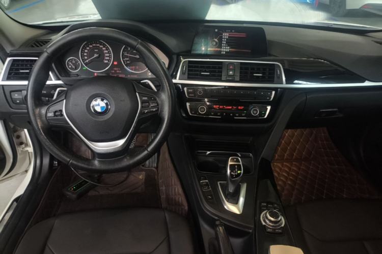 Used BMW 3 Series 2017 320Li M Sport Edition Center Console
