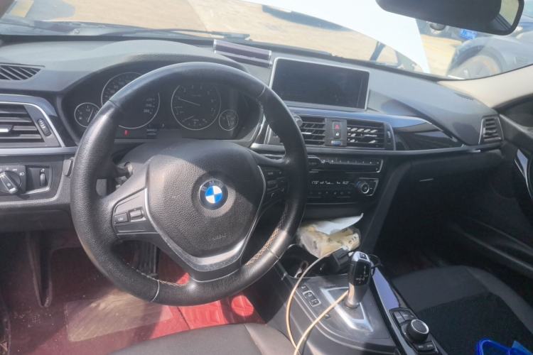 Used BMW 3 Series 2017 318Li Fashion Model Center Console