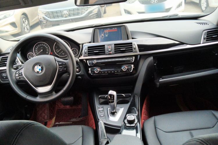 Used BMW 3 Series 2017 320Li Fashion Model Center Console