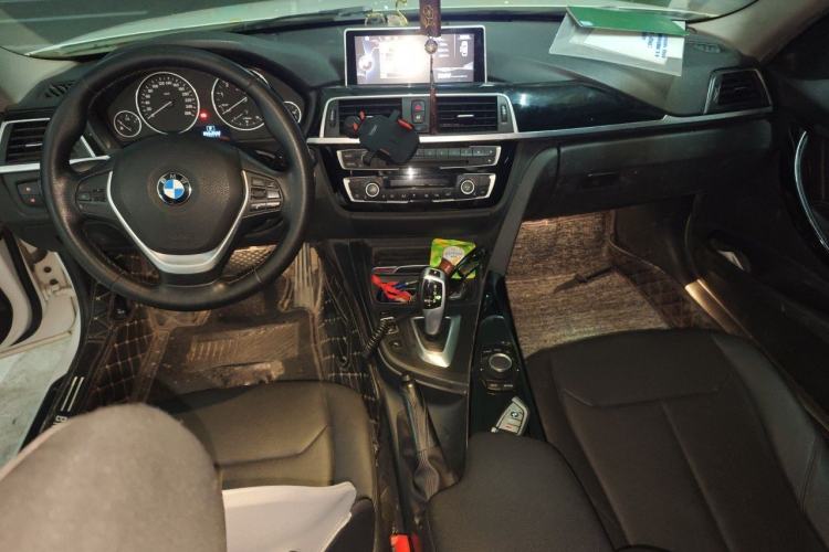 Used BMW 3 Series 2017 320Li Fashion Model Center Console
