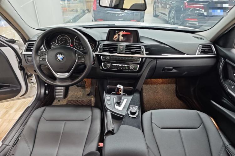 Used BMW 3 Series 2017 320Li Fashion Model Center Console