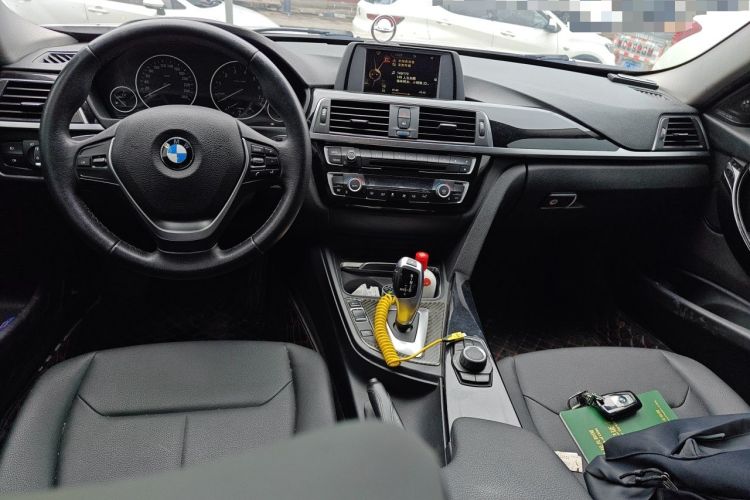 Used BMW 3 Series 2017 318i Fashion Model Center Console