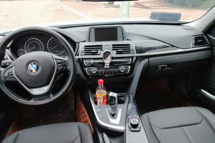 Used BMW 3 Series 2017 320Li Fashion Model Center Console