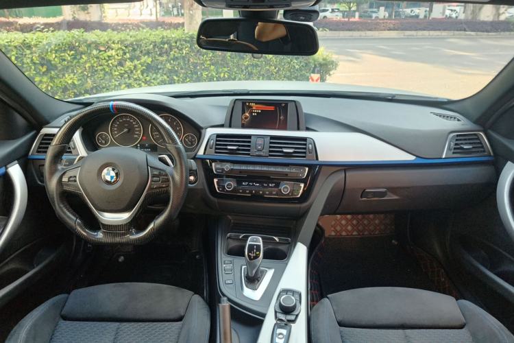 Used BMW 3 Series 2017 320i M Sport Center Console