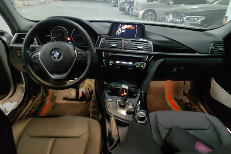 Used BMW 3 Series 2017 320Li Fashion Model Center Console