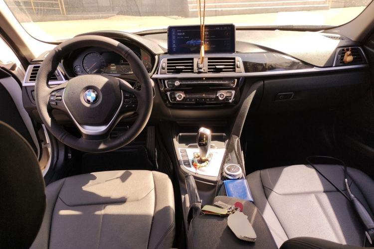 Used BMW 3 Series 2017 320Li Fashion Model Center Console