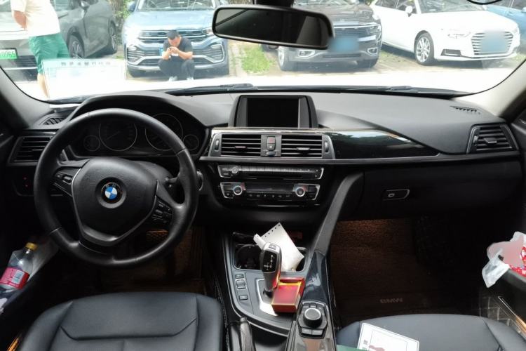 Used BMW 3 Series 2017 320Li Fashion Model Center Console