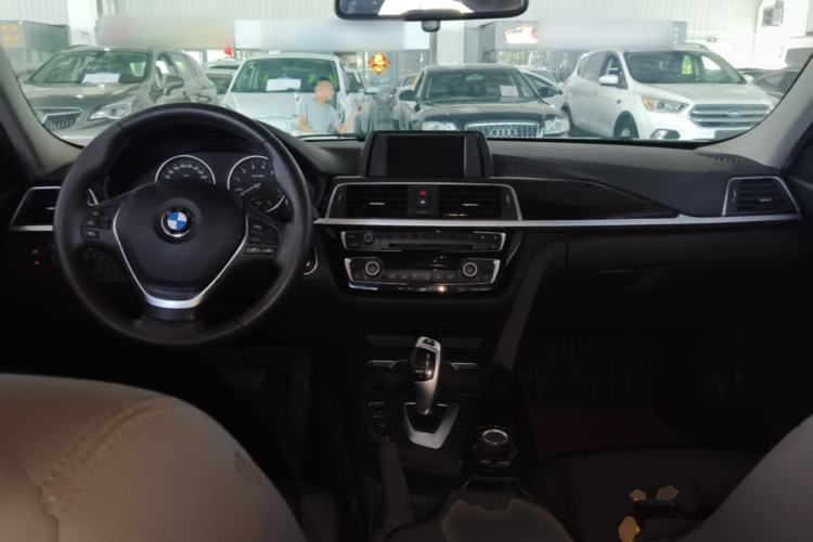 Used BMW 3 Series 2017 320Li Fashion Model Center Console