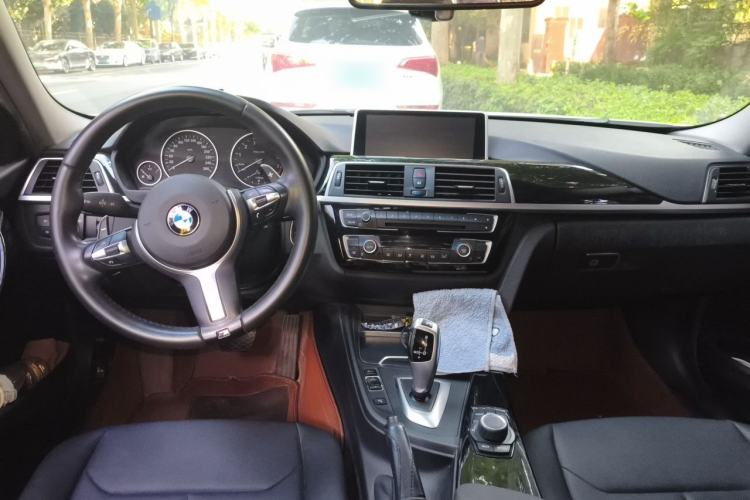 Used BMW 3 Series 2017 320Li Fashion Model Center Console