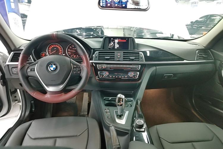 Used BMW 3 Series 2017 320Li Fashion Model Center Console