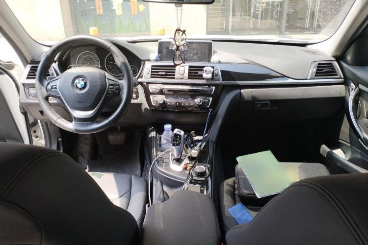 Used BMW 3 Series 2017 320Li Fashion Model Center Console