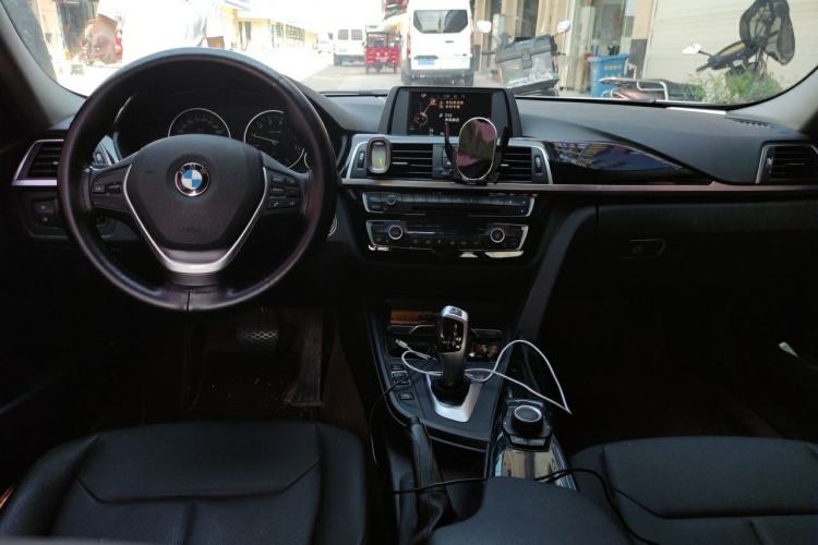 Used BMW 3 Series 2017 320Li Fashion Model Center Console