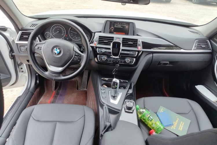 Used BMW 3 Series 2017 320Li Fashion Model Center Console