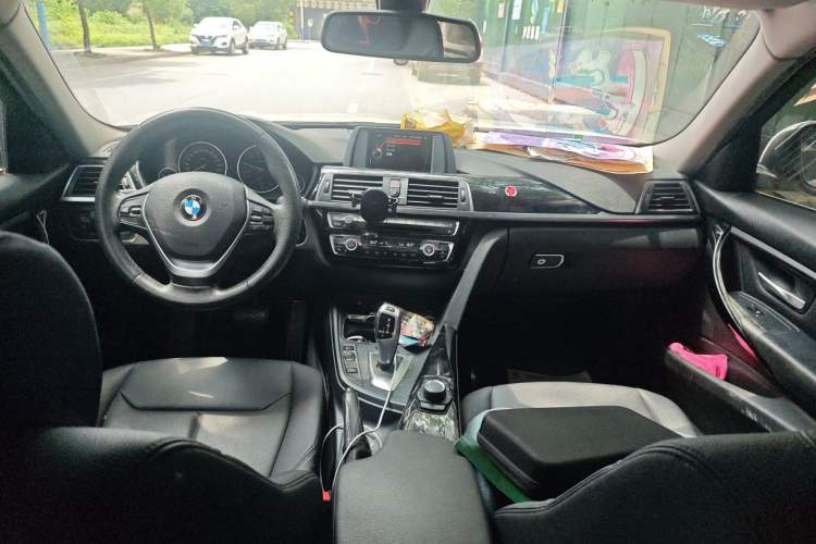 Used BMW 3 Series 2017 318Li Fashion Model Center Console