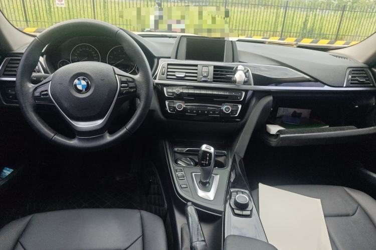 Used BMW 3 Series 2017 320Li Fashion Model Center Console