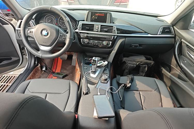 Used BMW 3 Series 2017 320Li Fashion Model Center Console