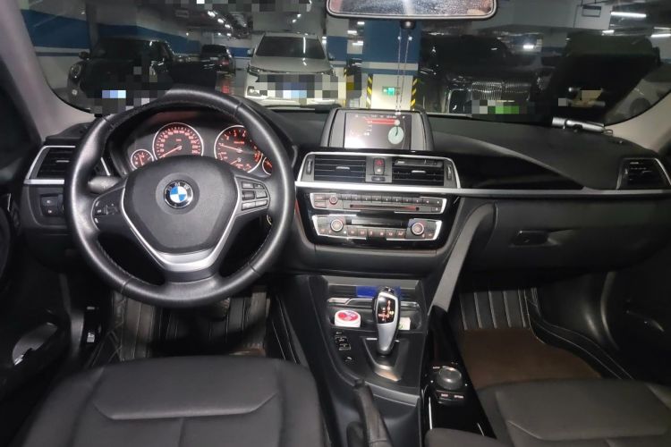 Used BMW 3 Series 2017 320Li Fashion Model Center Console