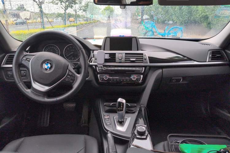 Used BMW 3 Series 2017 320Li Fashion Model Center Console