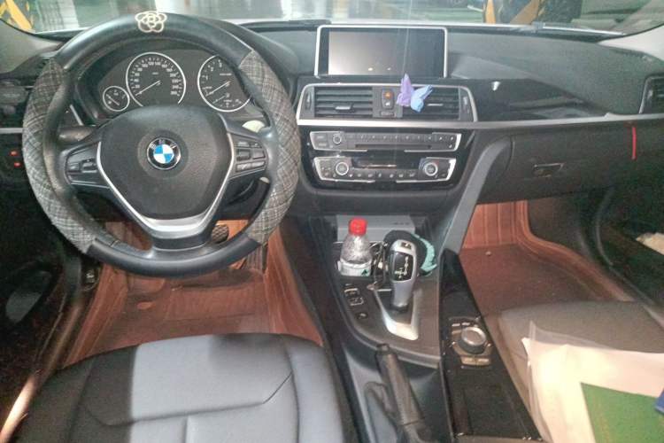 Used BMW 3 Series 2017 320Li Fashion Model Center Console