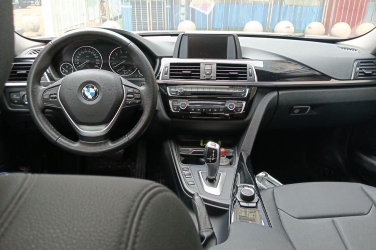 Used BMW 3 Series 2017 320Li Fashion Model Center Console