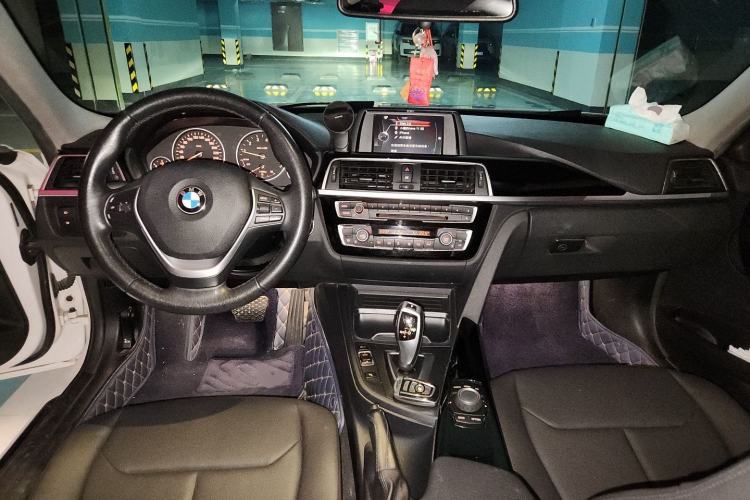 Used BMW 3 Series 2017 320Li Fashion Model Center Console