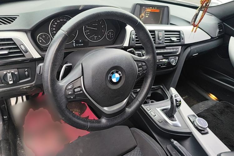 Used BMW 3 Series 2017 320i M Sport Center Console