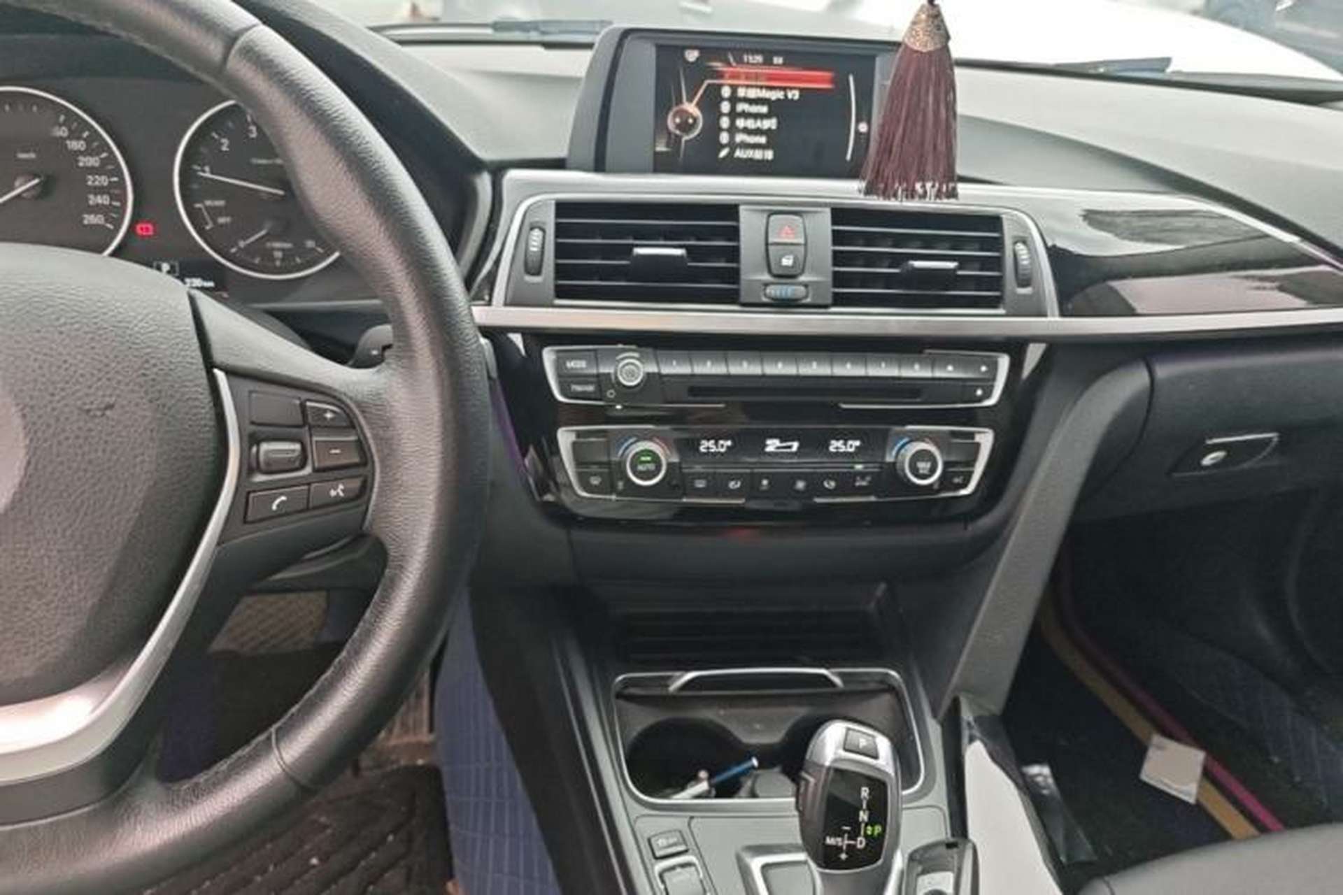 Used BMW 3 Series 2017 320Li Fashion Model Center Console