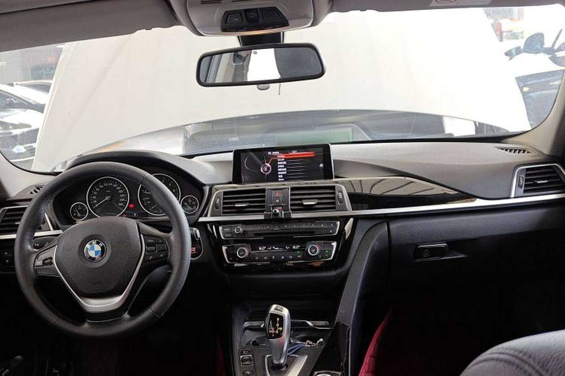Used BMW 3 Series 2017 320Li Fashion Model Center Console