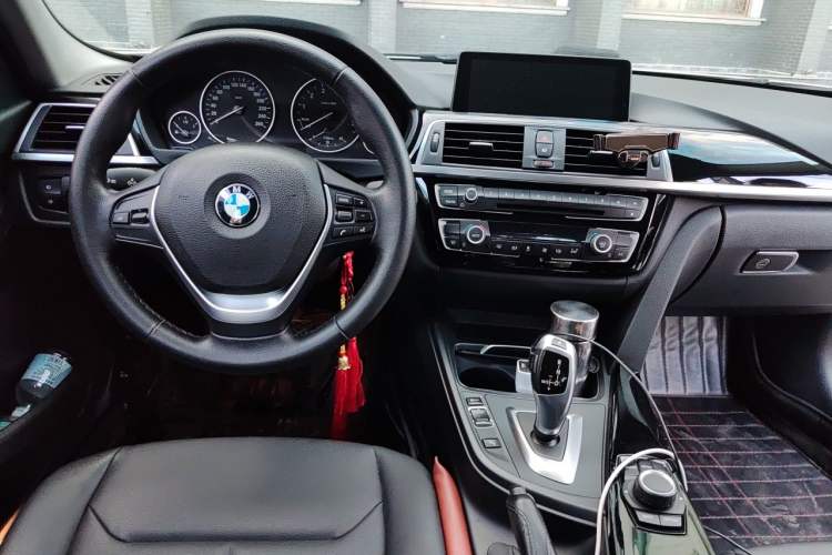Used BMW 3 Series 2017 320Li Fashion Model Center Console