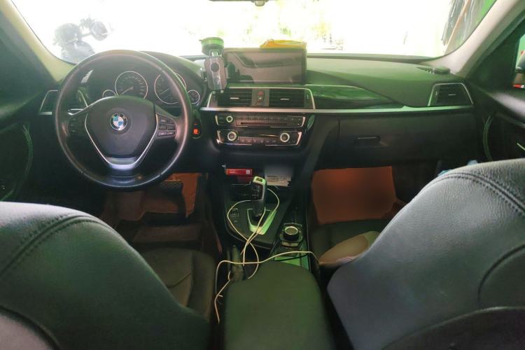 Used BMW 3 Series 2017 320Li Fashion Model Center Console