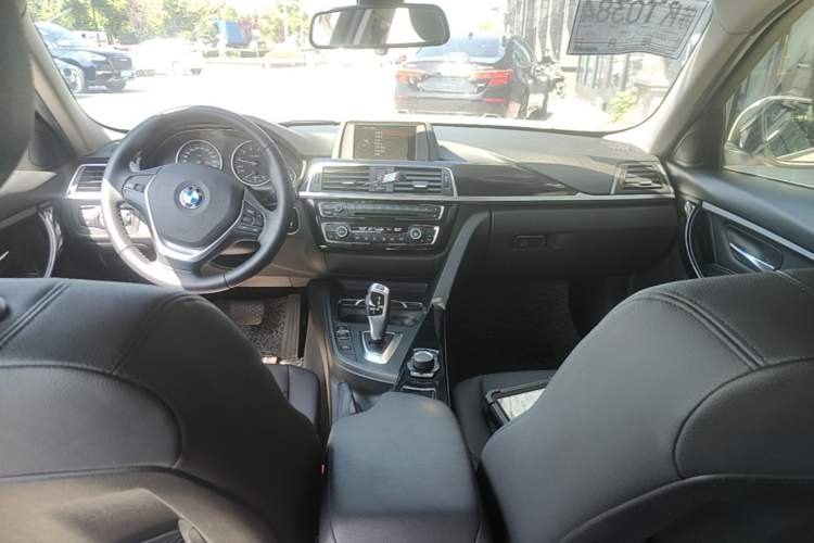 Used BMW 3 Series 2017 320Li Fashion Model Center Console