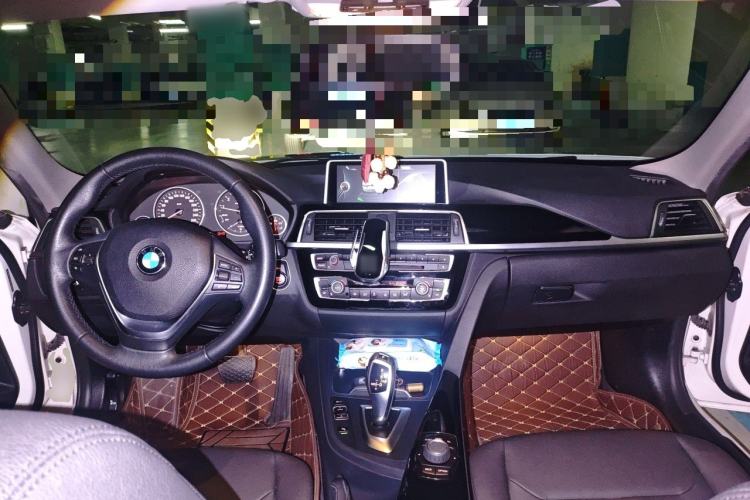 Used BMW 3 Series 2017 320Li Fashion Model Center Console