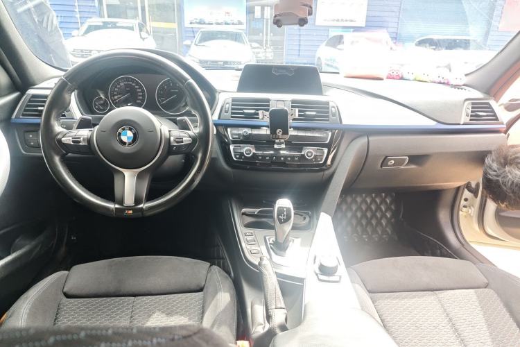 Used BMW 3 Series 2017 320i M Sport Center Console