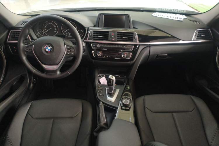 Used BMW 3 Series 2017 320Li Fashion Model Center Console