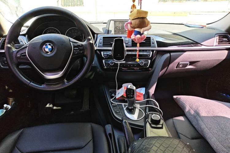 Used BMW 3 Series 2017 320Li Fashion Model Center Console