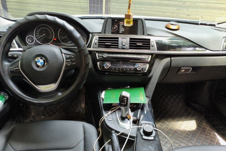 Used BMW 3 Series 2017 318Li Fashion Model Center Console