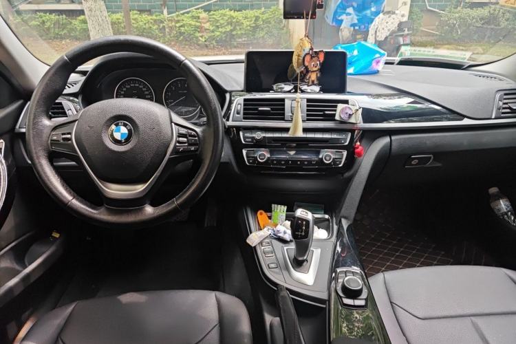 Used BMW 3 Series 2017 320Li Fashion Model Center Console