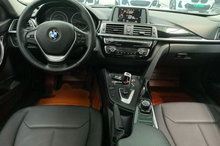 Used BMW 3 Series 2017 320Li Fashion Model Center Console
