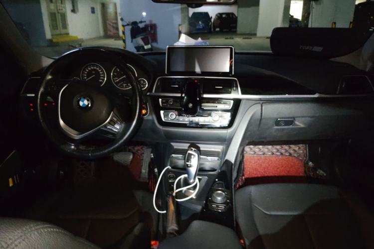 Used BMW 3 Series 2017 318i Fashion Model Center Console
