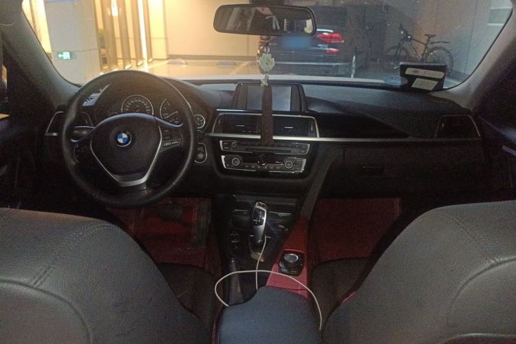 Used BMW 3 Series 2017 320Li Fashion Model Center Console