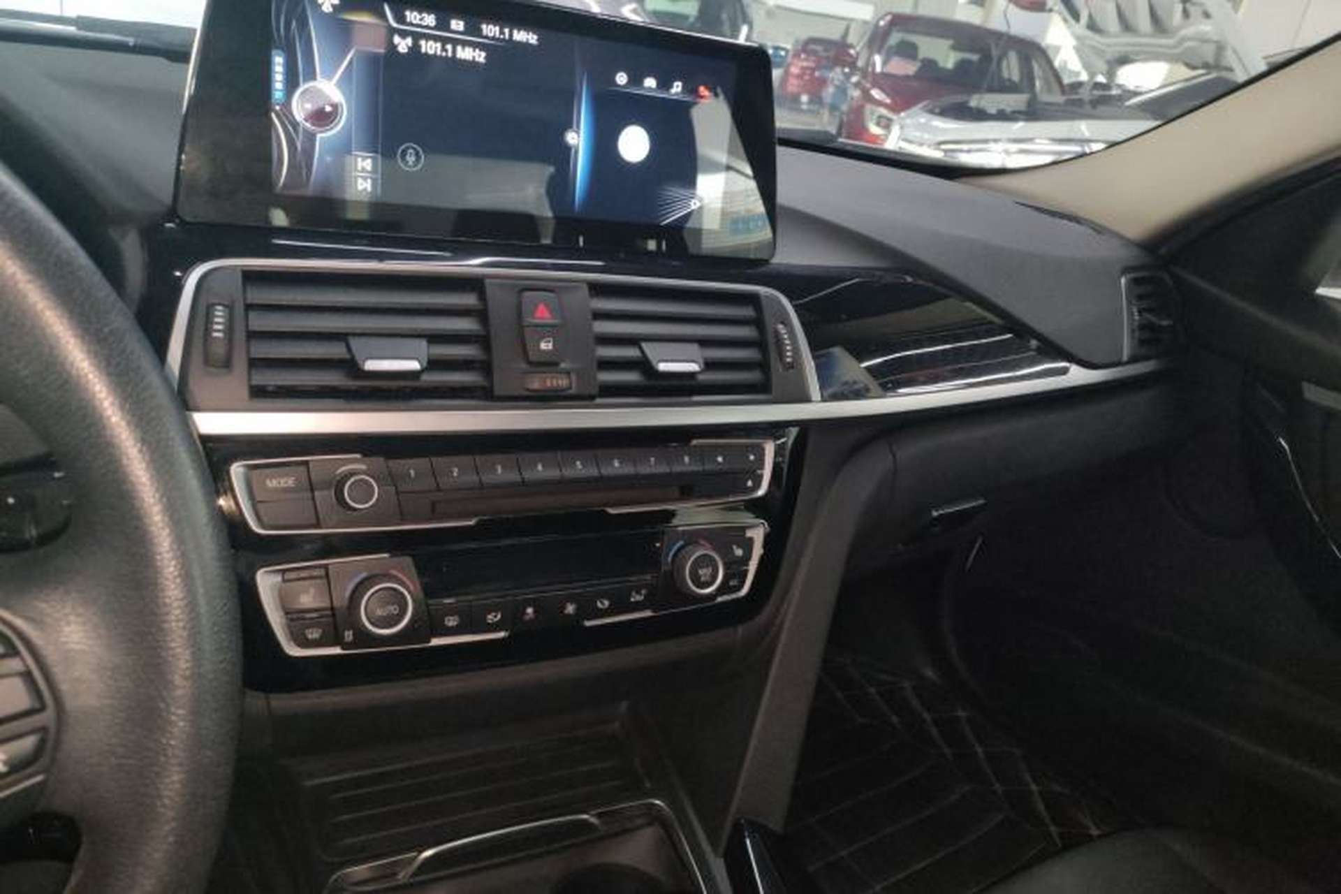 Used BMW 3 Series 2017 320Li xDrive Fashion Model Center Console