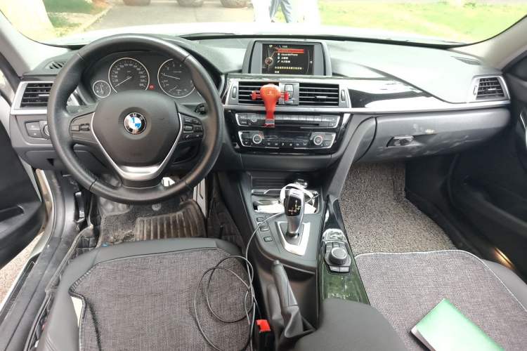 Used BMW 3 Series 2017 318Li Fashion Model Center Console