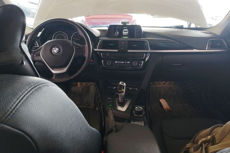 Used BMW 3 Series 2017 320Li Fashion Model Center Console