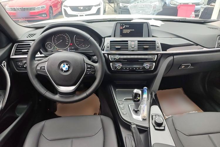 Used BMW 3 Series 2017 320Li Fashion Model Center Console