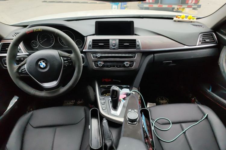 Used BMW 3 Series 2017 320Li Fashion Model Center Console