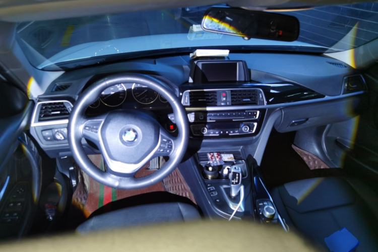 Used BMW 3 Series 2017 320Li Fashion Model Center Console