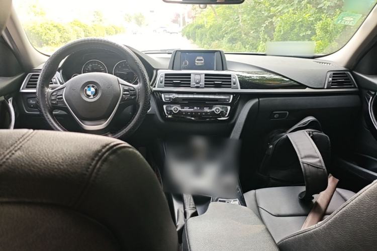 Used BMW 3 Series 2017 320Li Fashion Model Center Console